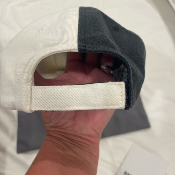 AUTHENTIC BALENCIAGA BALL CAP. BLACK/WHITE. - Picture 3 of 6